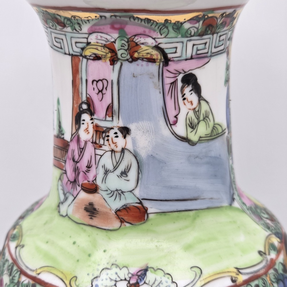 Vintage Chinese Rose Medallion Famille Porcelain Vase Floral Court Gold Trim 10" - Picture 5 of 16